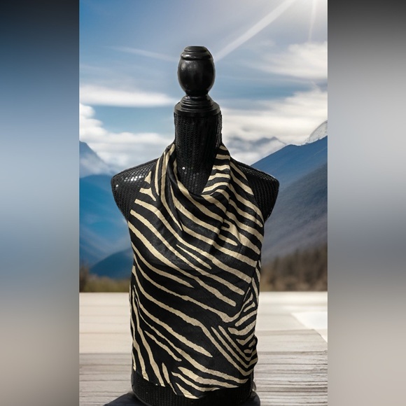 🆕 H&M Women’s Size M Zebra Striped Halter Top Blouse Black & Tan - Picture 1 of 15